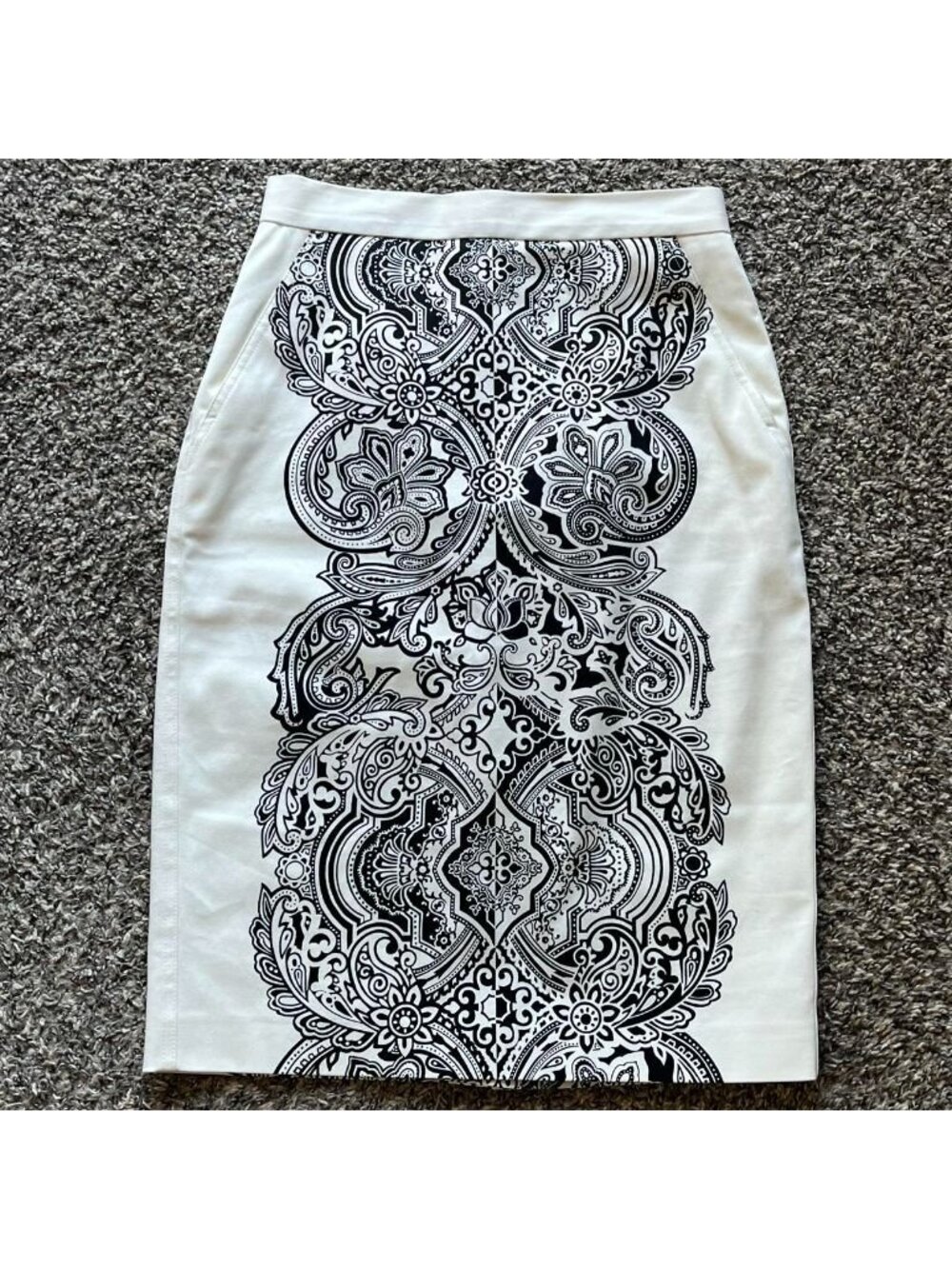MaxMara Zinnia White Black Paisley Pencil Skirt Size 6 Professional Italy Lined